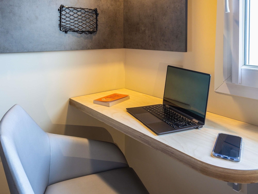 Habitación con 2 camas individuales para hasta 2 personas del hotel Ibis budget Haguenau Strasbourg Nord. Foto 12