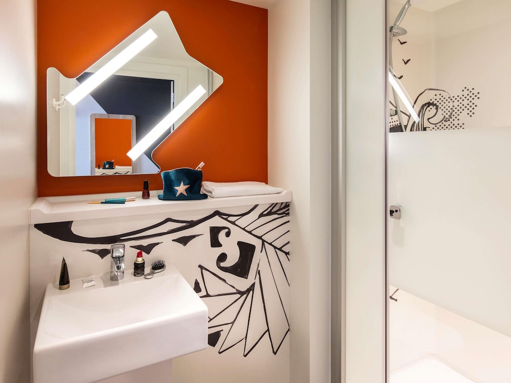 Habitación Familiar del hotel Ibis Budget Strasbourg Centre Republique. Foto 1