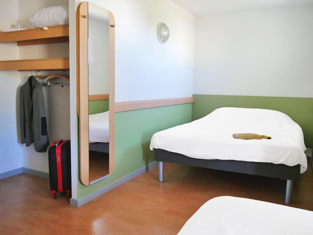 Habitación Familiar del hotel Ibis Budget Lisieux. Foto 4