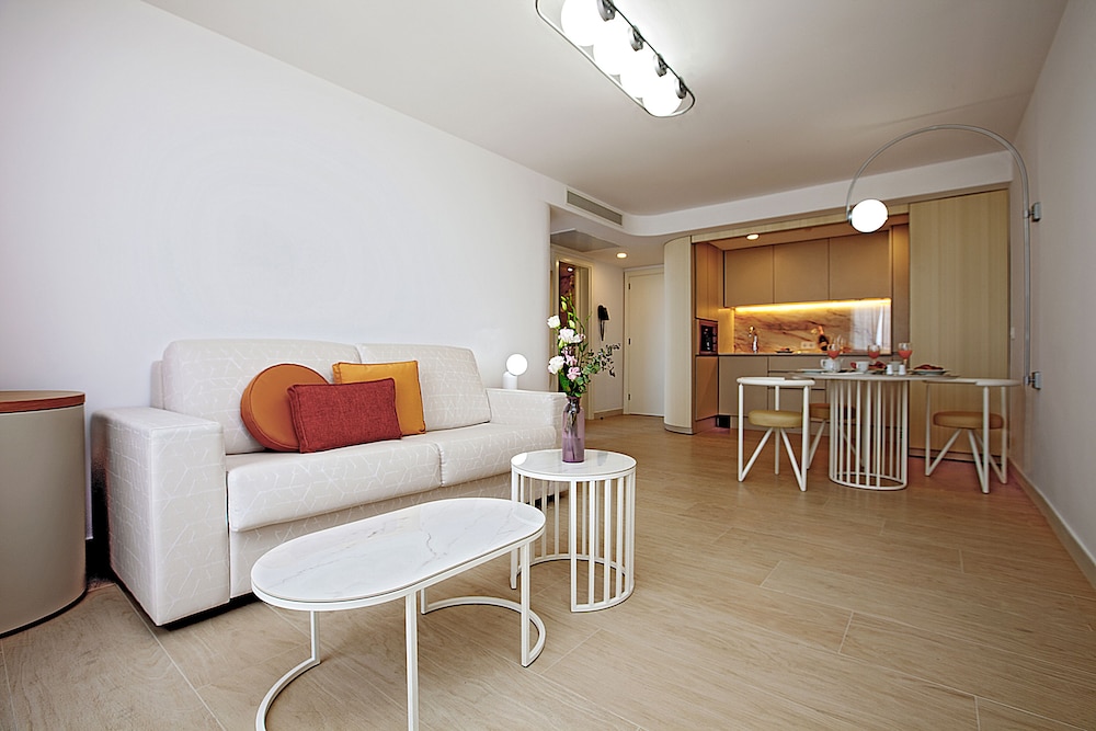 Apartamento Vista Mar Sofá Cama incluido 2 Camas individuales kitchenette del hotel Plus Fariones Habitat. Foto 1