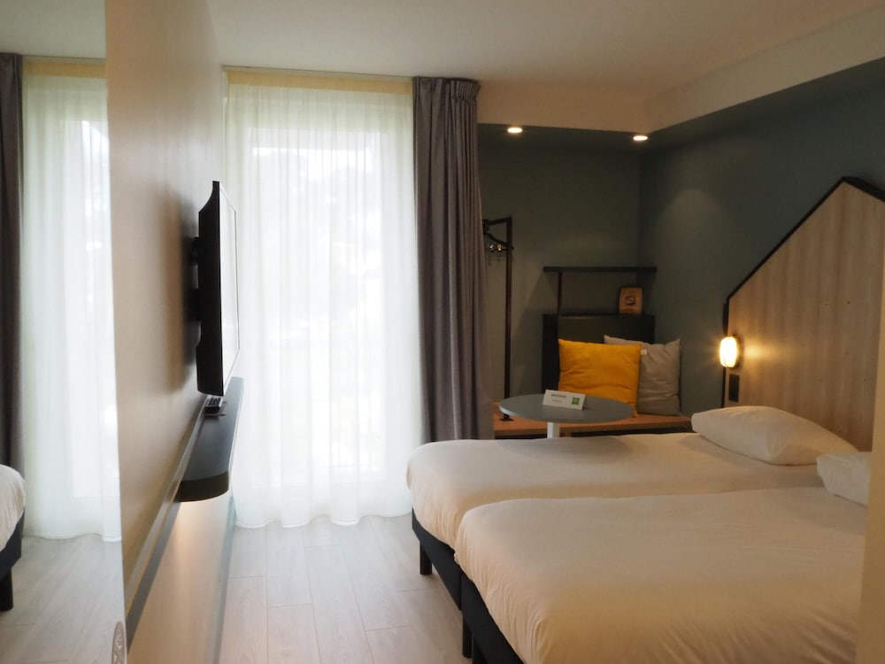 Habitación estándar con 2 camas individuales del hotel ibis Styles Arcachon Gujan Mestras