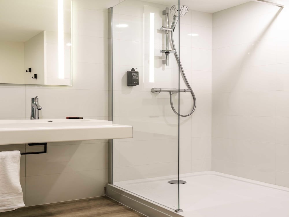 Habitación estándar con 2 camas individuales del hotel Ibis Styles Limoges Centre. Foto 2