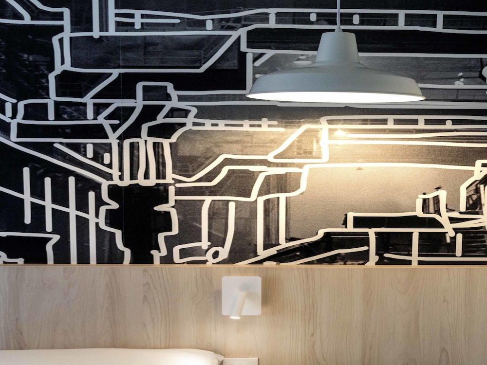 Habitación estándar con 2 camas individuales del hotel Ibis Styles Limoges Centre. Foto 4