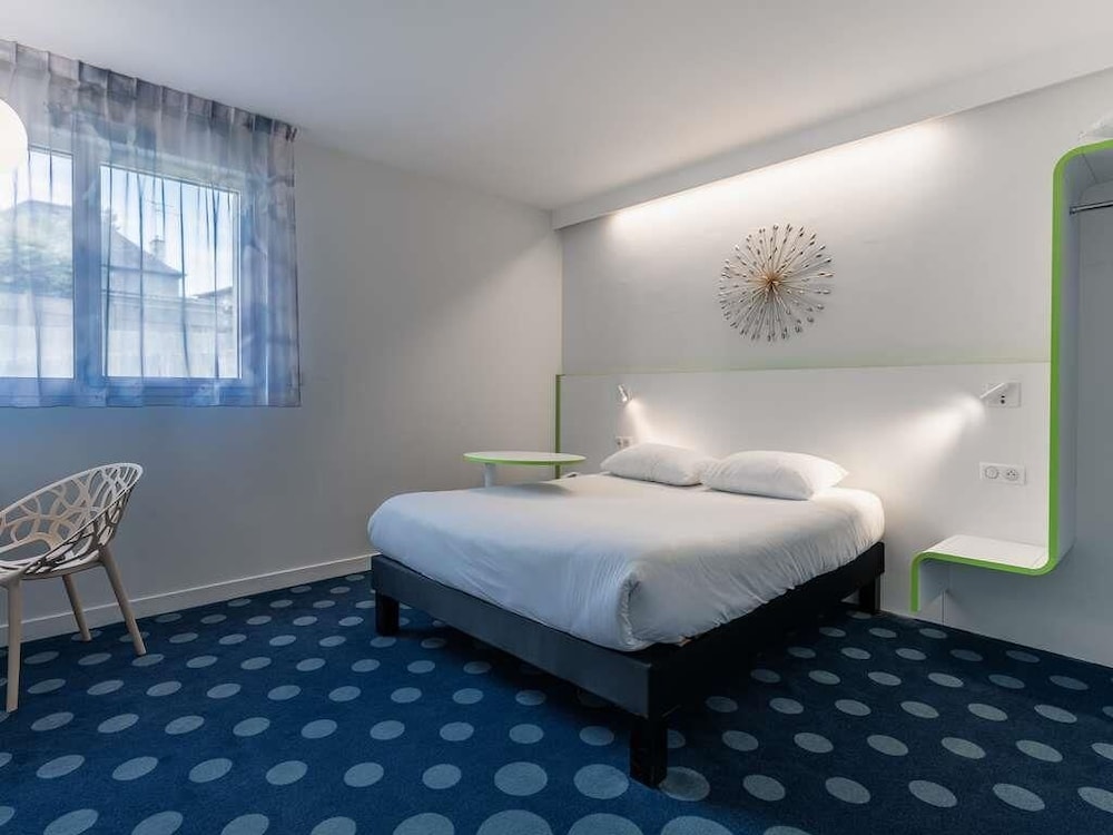 Habitación Premium con Cama Doble del hotel ibis Styles Fougères. Foto 4