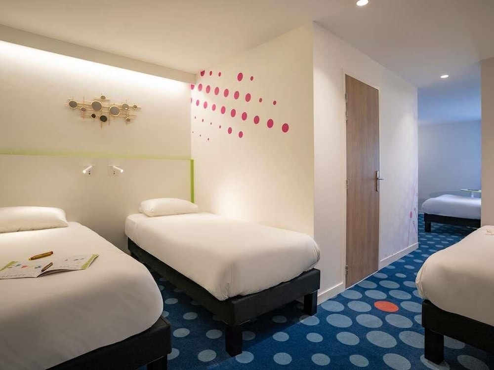 Suite Familiar del hotel ibis Styles Fougères. Foto 3
