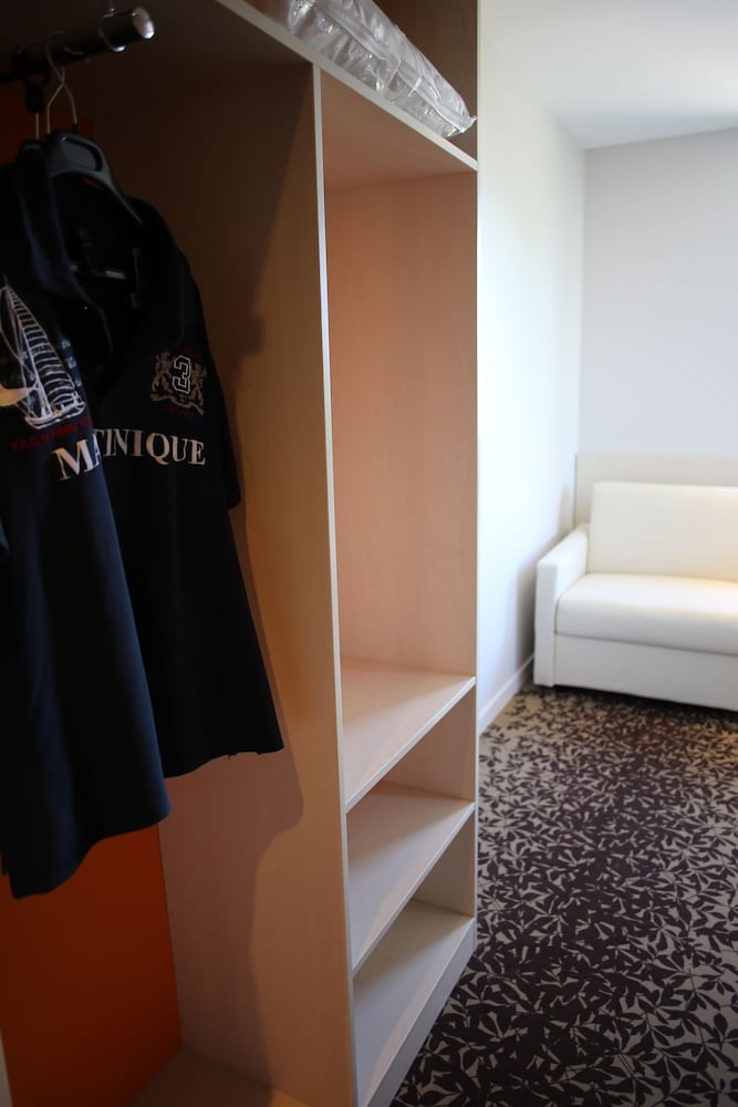 Habitación Estándar con 1 cama doble del hotel ibis Styles Villeneuve sur Lot. Foto 1
