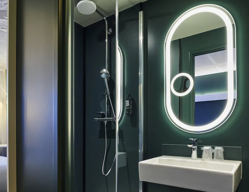 Habitación doble 2 Camas individuales del hotel Ibis Montlhery Paris Sud. Foto 3