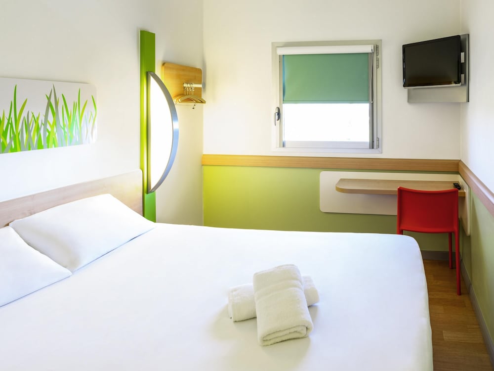 Habitación doble (with a large bed) del hotel ibis budget Derby. Foto 3