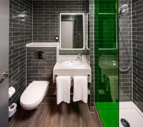 Habitación Familiar del hotel ibis Styles London Ealing. Foto 9