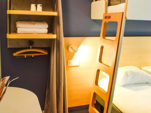 Doble - Habitación con cama grande del hotel Ibis Budget Rodez. Foto 2