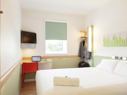 Habitación Doble Clásica del hotel Ibis Budget Edinburgh Park. Foto 5