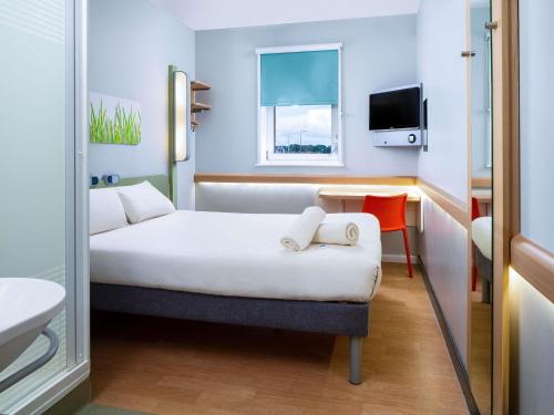 Habitación Doble Clásica del hotel Ibis Budget Edinburgh Park. Foto 10
