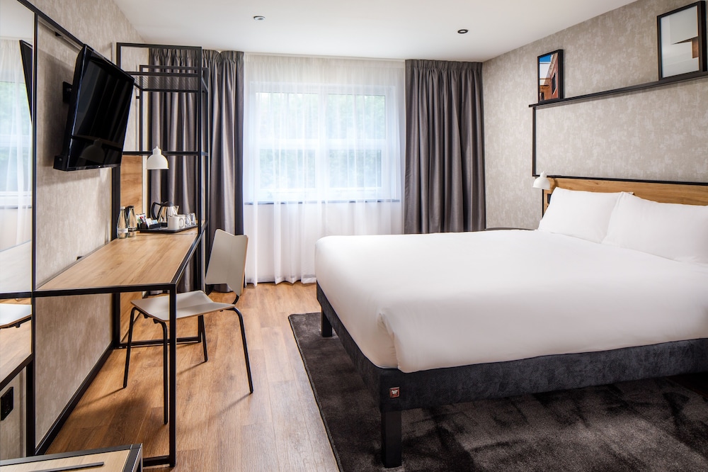 Habitación doble estándar con 1 cama doble del hotel ibis Wakefield East-Castleford. Foto 1