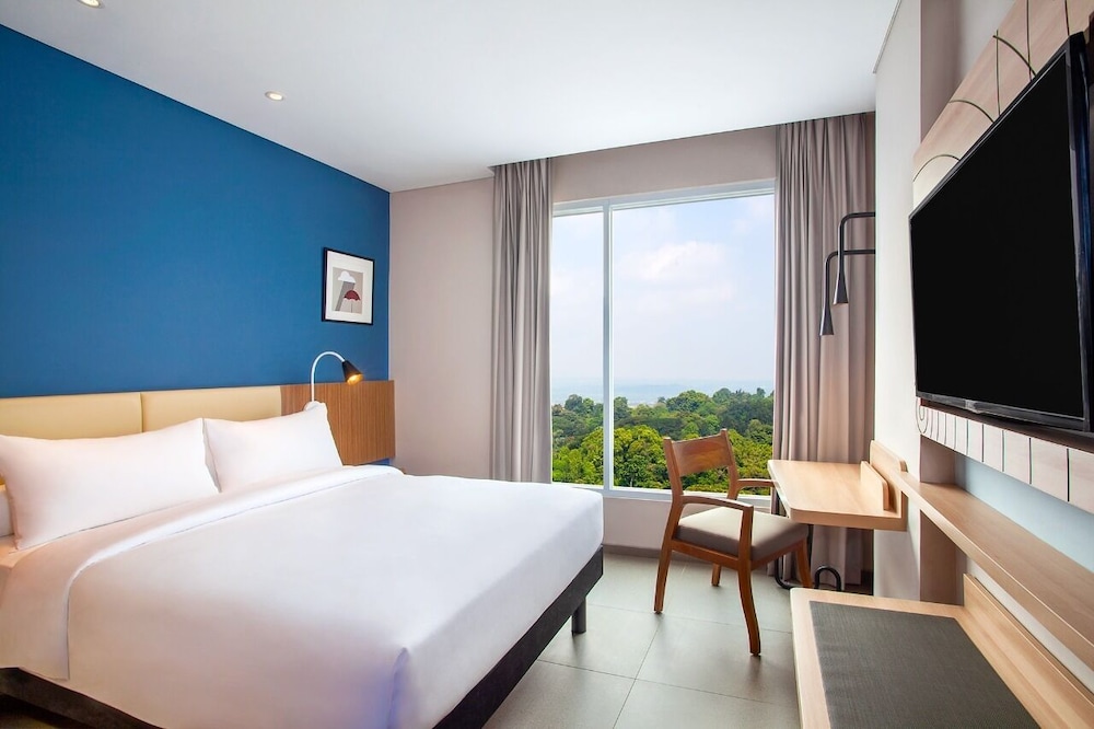 Cama Doble Hollywood Kingsize del hotel Ibis Styles Bogor Pajajaran. Foto 2