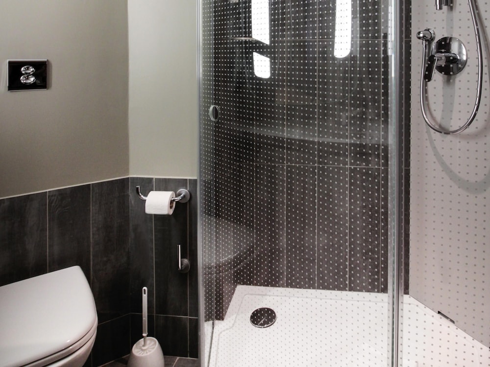 Habitación Doble Estándar del hotel Ibis Cahors. Foto 3