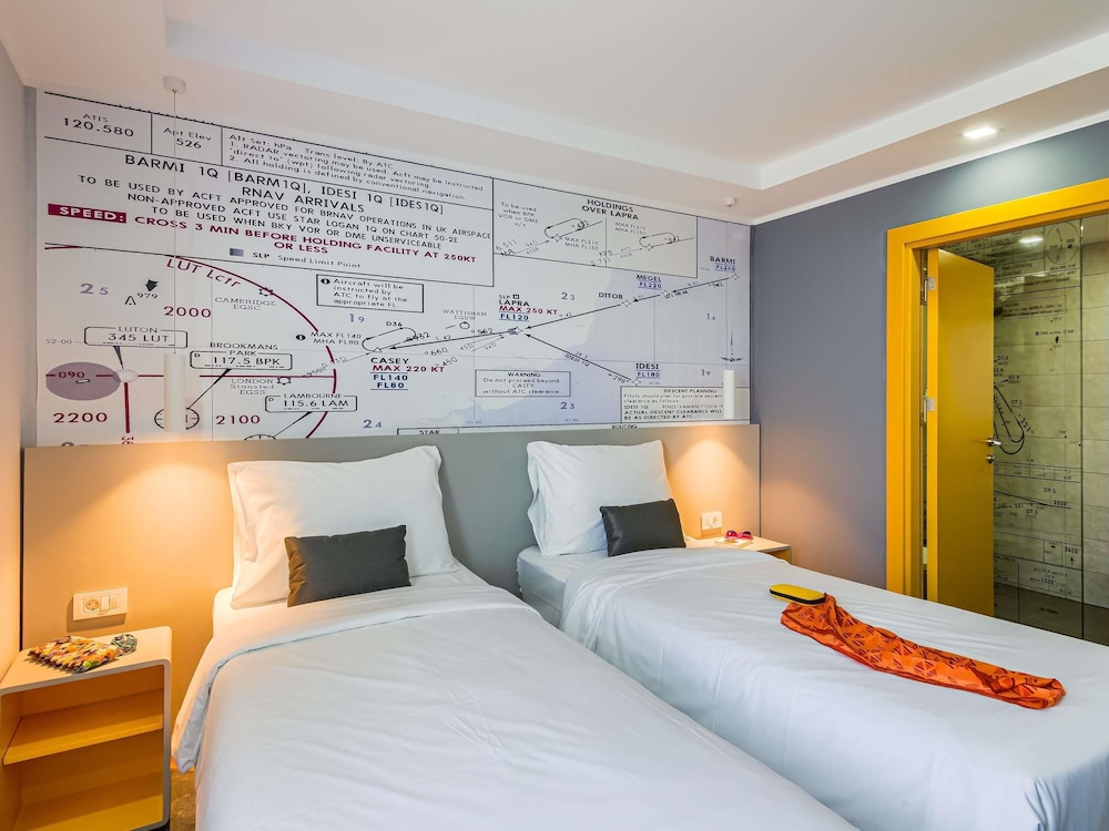 Habitación estándar con 2 camas individuales del hotel Ibis Styles Bucharest Airport