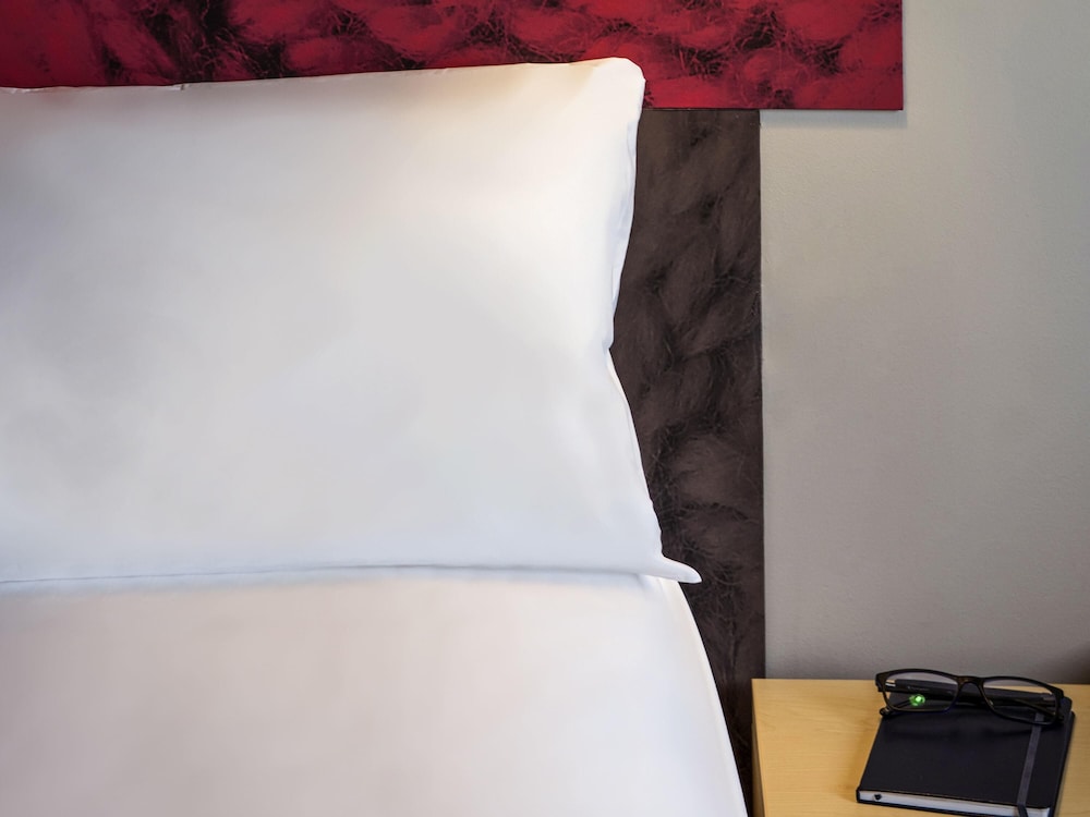 Habitación Estándar con una cama matrimonial del hotel Ibis Mazatlán Marina. Foto 5