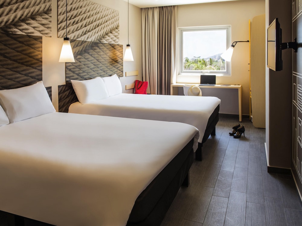 Habitación Estándar con dos camas matrimoniales del hotel Ibis Mazatlán Marina