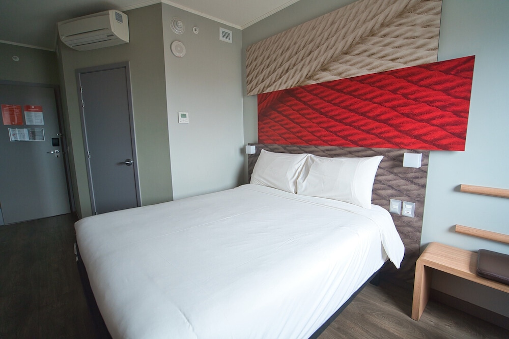 Habitación Estándar con 1 cama doble del hotel Ibis Trujillo. Foto 1