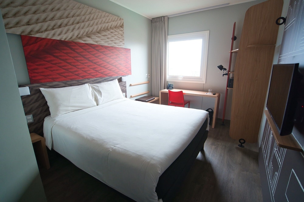 Habitación Estándar con 1 cama doble del hotel Ibis Trujillo. Foto 2