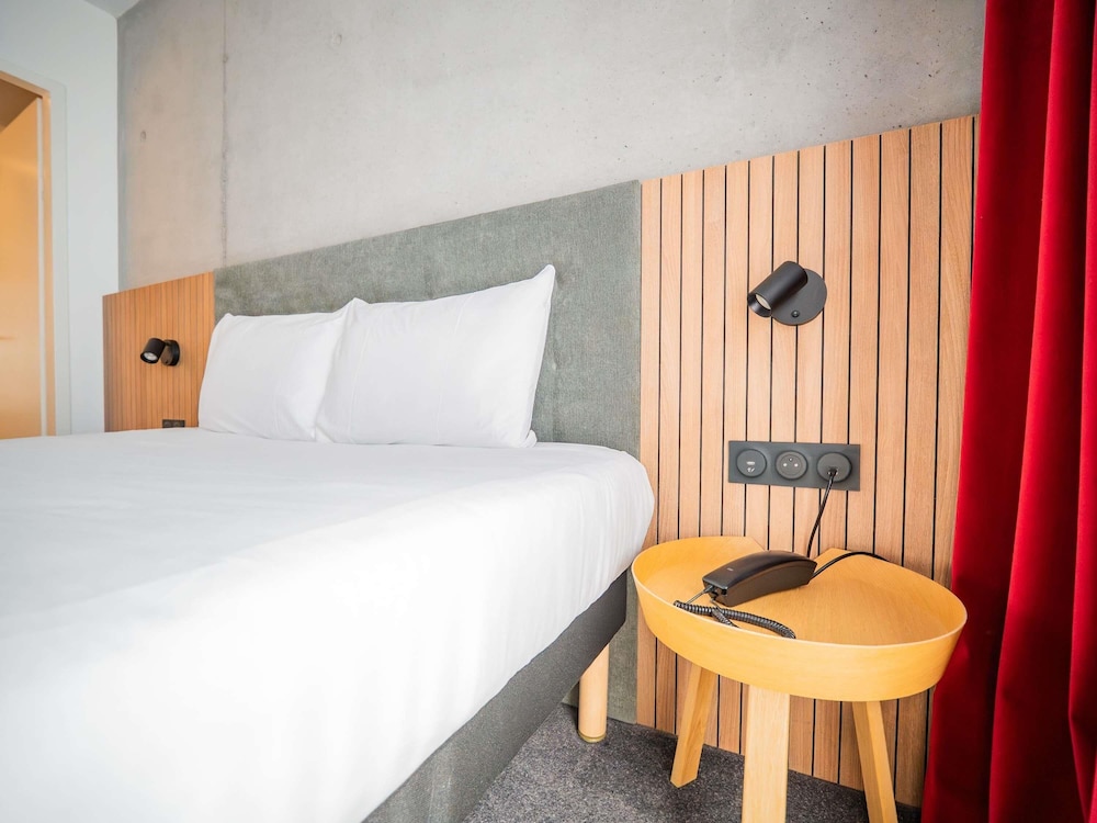 Habitación Estándar con cama doble del hotel Ibis Styles Lens Centre Gare. Foto 5