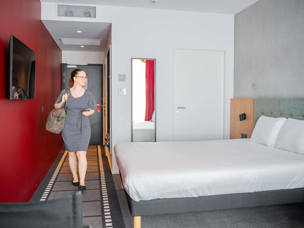 Habitación Estándar con cama doble del hotel Ibis Styles Lens Centre Gare. Foto 7