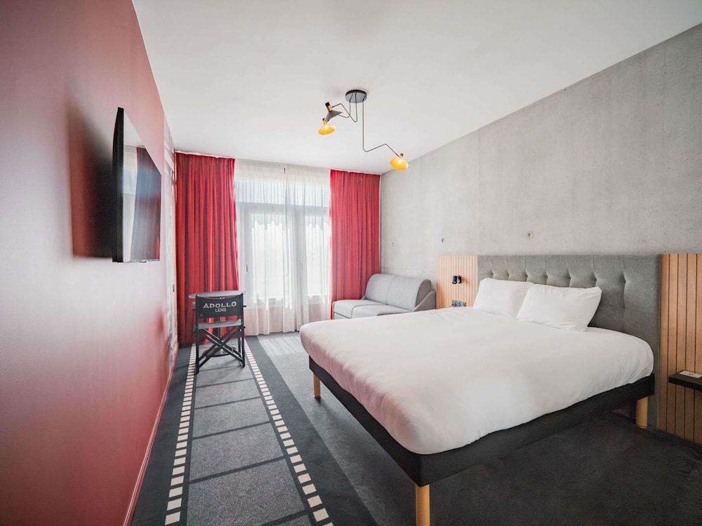 Habitación Ejecutiva con 1 cama doble y sofá del hotel Ibis Styles Lens Centre Gare