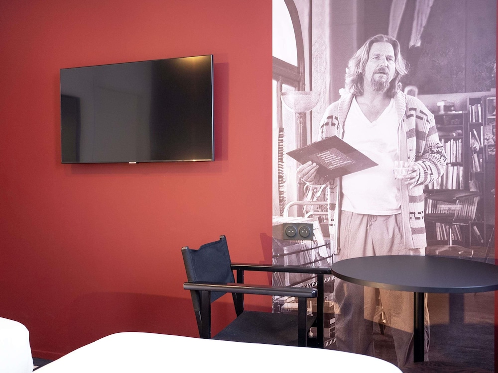 Habitación estándar con 2 camas individuales del hotel Ibis Styles Lens Centre Gare. Foto 4