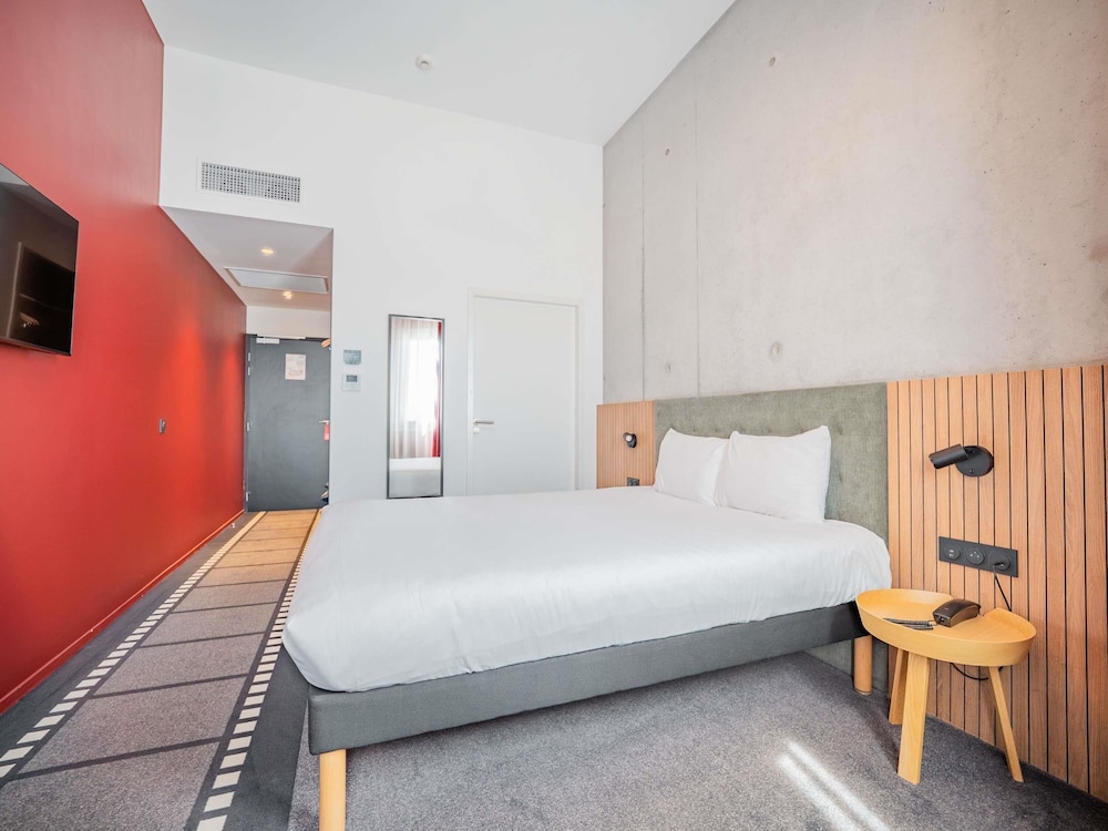 Habitación Estándar con cama doble del hotel Ibis Styles Lens Centre Gare. Foto 9