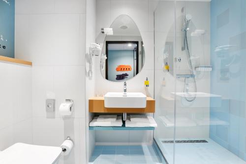 Habitación Doble Estándar del hotel Ibis Styles Kraków Centrum. Foto 7