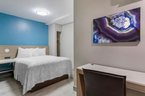 Premium Queen Room Smoke Free del hotel Red Roof PLUS+ Brooklyn - Flatbush Ave. Foto 1