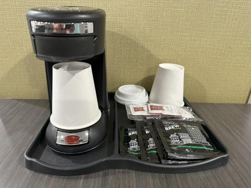 Premium Queen Room Smoke Free del hotel Red Roof PLUS+ Brooklyn - Flatbush Ave. Foto 4