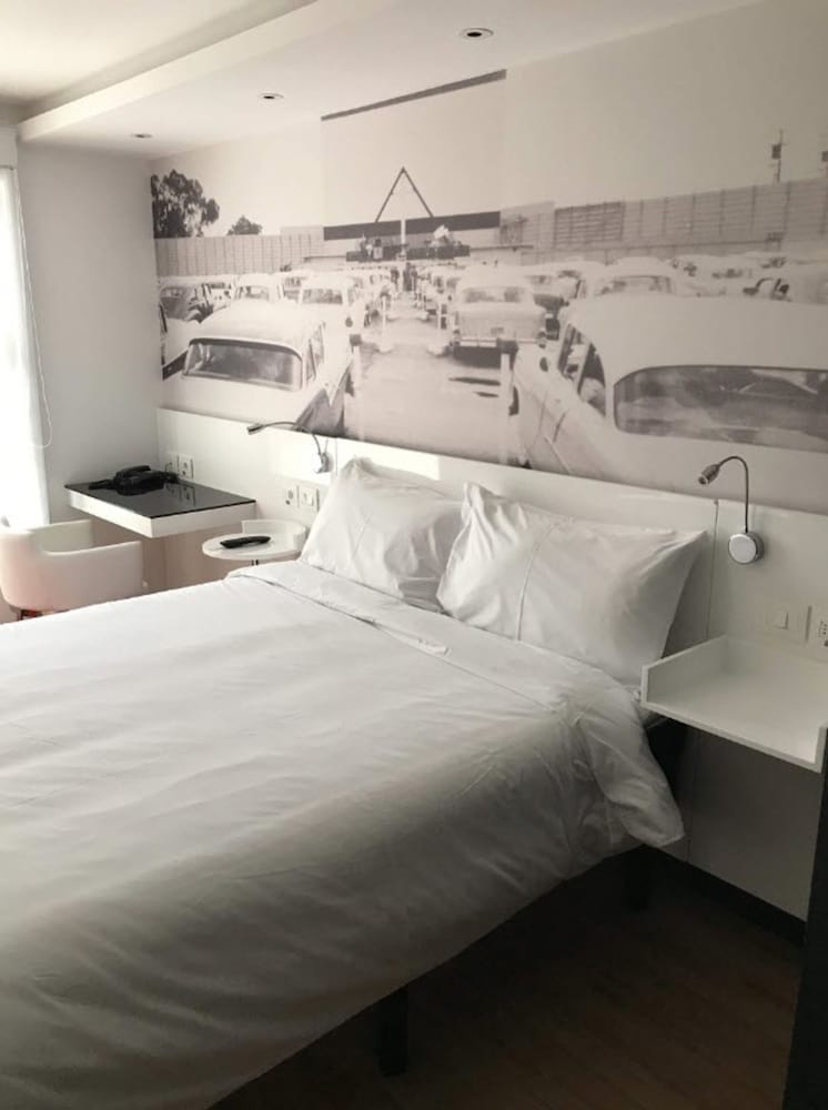 Habitacion Standard com 1 cama Matrimonial del hotel Ibis Styles Montevideo Biarritz. Foto 5