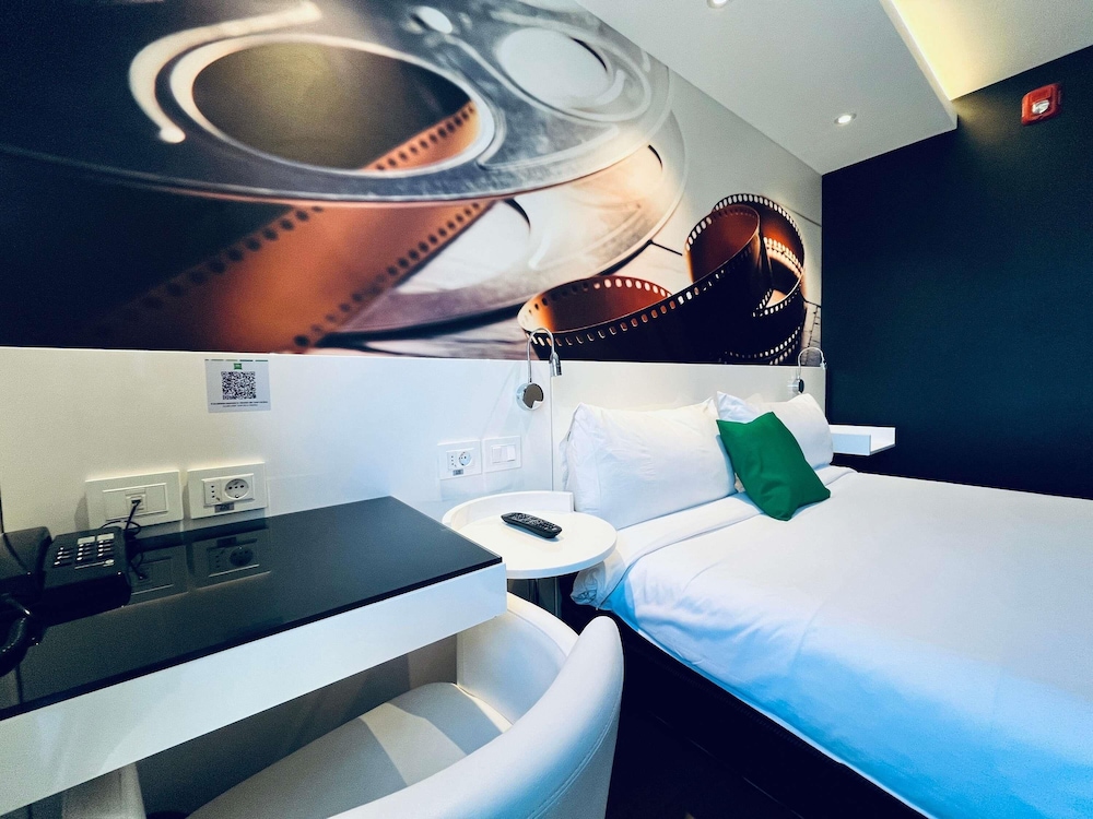 Habitacion Standard com 1 cama Matrimonial del hotel Ibis Styles Montevideo Biarritz. Foto 7