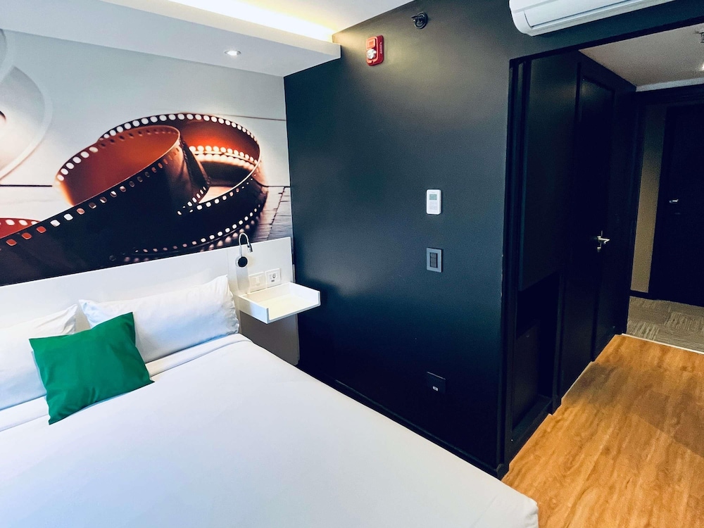 Habitacion Standard com 1 cama Matrimonial del hotel Ibis Styles Montevideo Biarritz. Foto 10