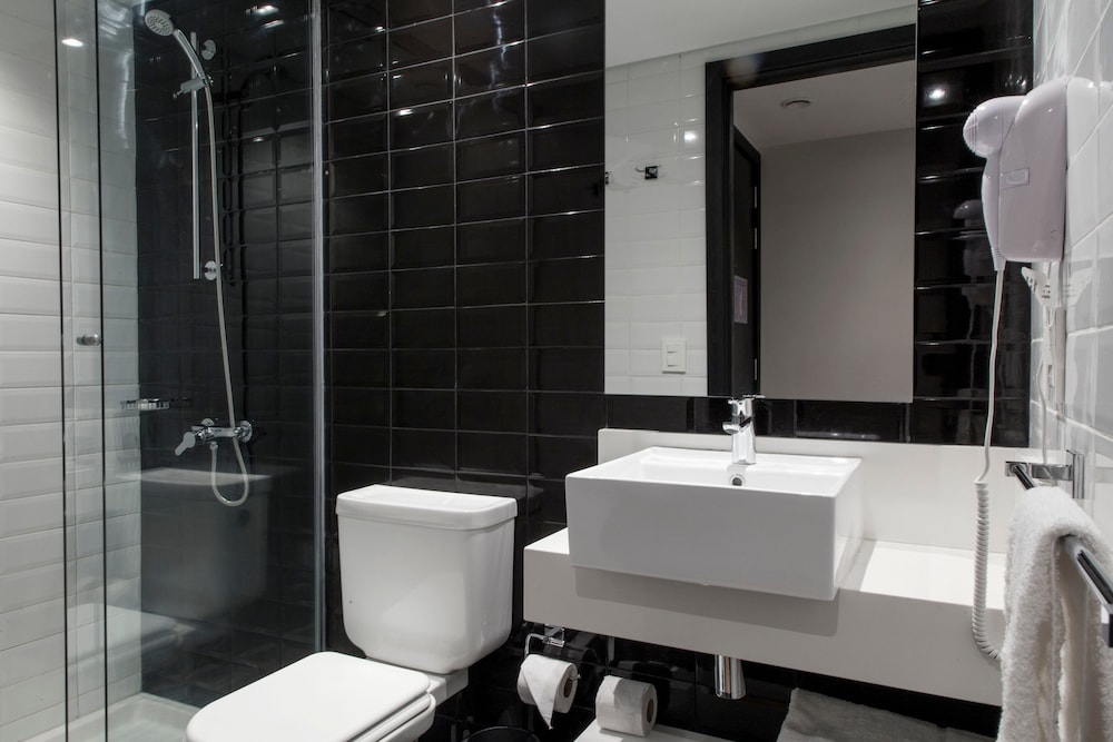 Habitacion Standard com 1 cama Matrimonial del hotel Ibis Styles Montevideo Biarritz. Foto 15