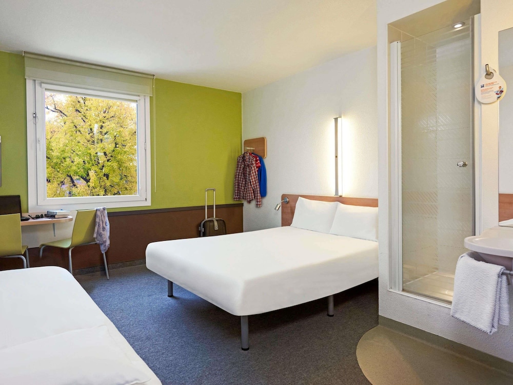 FAMILIAR - Habitación estándar con 1 cama doble y 1 cama individual del hotel Ibis Budget Wroclaw Poludnie