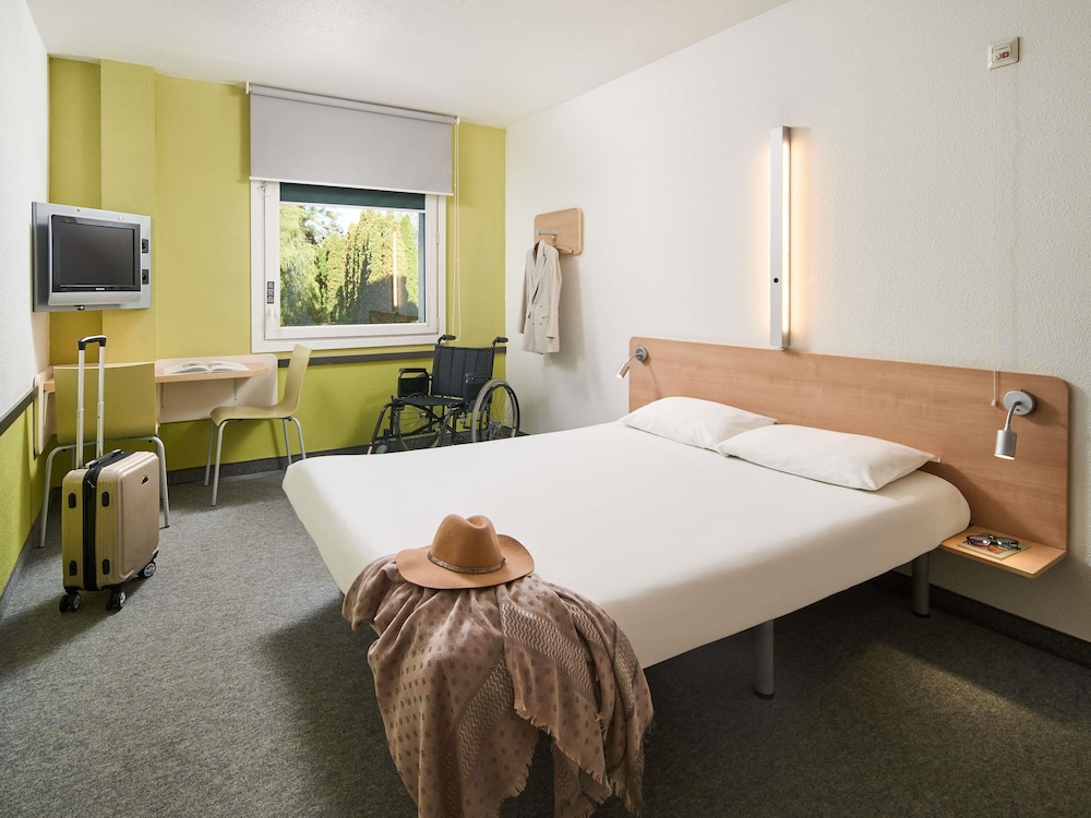 Habitación Estándar con 1 cama doble del hotel Ibis Budget Wroclaw Poludnie. Foto 1