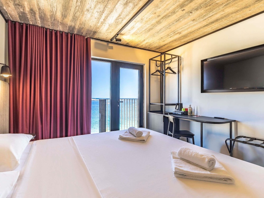 Habitación Superior con vistas al mar del hotel Ibis Styles St. Paul's Bay Malta
