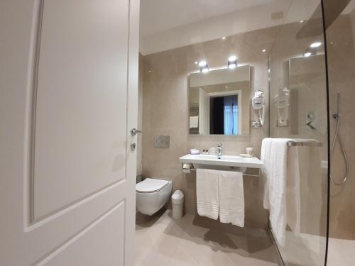 Habitación Doble Deluxe del hotel Maxim Axial. Foto 2