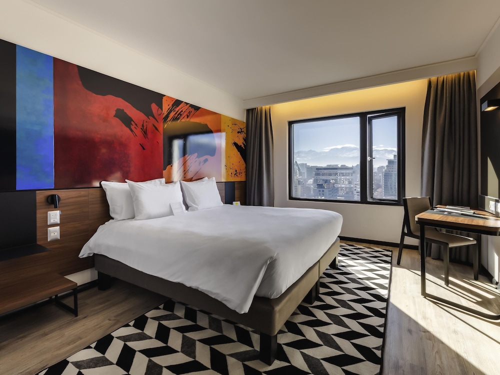 Habitación superior, 1 cama de matrimonio grande del hotel Novotel Santiago Providencia