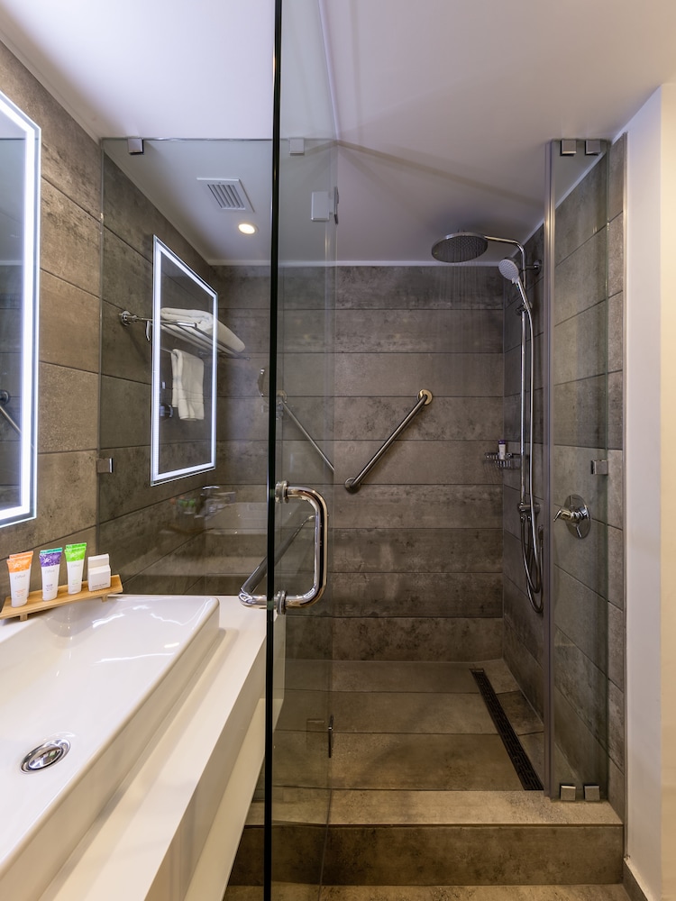 Habitación superior con 2 camas individuales del hotel Novotel Santiago Providencia. Foto 1