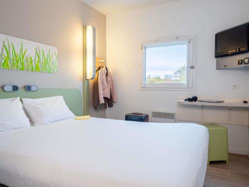 DOBLE - Habitación con una cama grande del hotel Ibis Budget Rouen Parc Des Expos Zenith