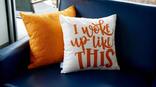 Suite Junior Doble con patio - 1 cama grande del hotel The Kartrite Resort and Indoor Waterpark. Foto 6