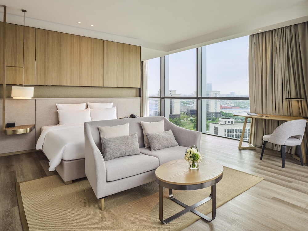 Habitación Deluxe con 1 cama king size del hotel Novotel Shanghai Qingpu Excellence