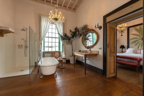 Habitación Doble Superior del hotel La Casa De Los Naranjos. Foto 1