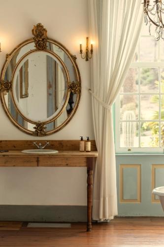 Habitación Doble Deluxe del hotel La Casa De Los Naranjos. Foto 2