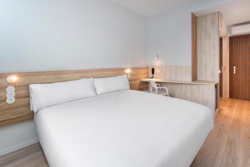 Habitación Doble del hotel B&B Lisboa Oeiras. Foto 1