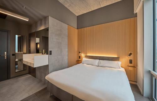 Habitación Doble Estándar del hotel Zleep Madrid Airport. Foto 11