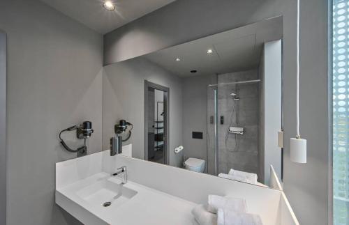 Habitación Triple del hotel Zleep Madrid Airport. Foto 3